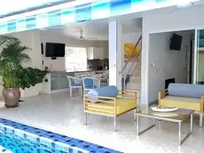 Cosy 3 Bedroom Duplex w/ Private Pool Near Beach 