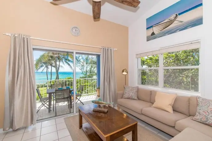 Moon Bay by Cayman Villas