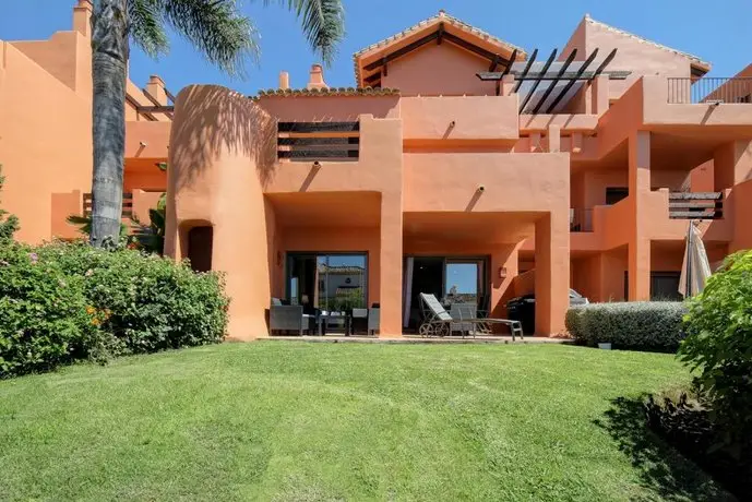 Garden home near the Beach 