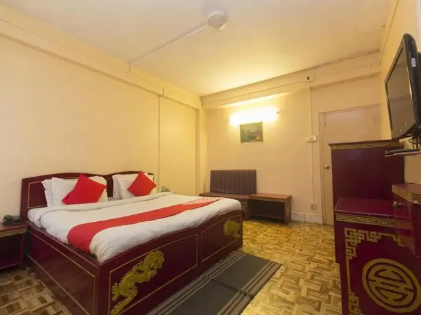 OYO 12192 Hotel Polok 