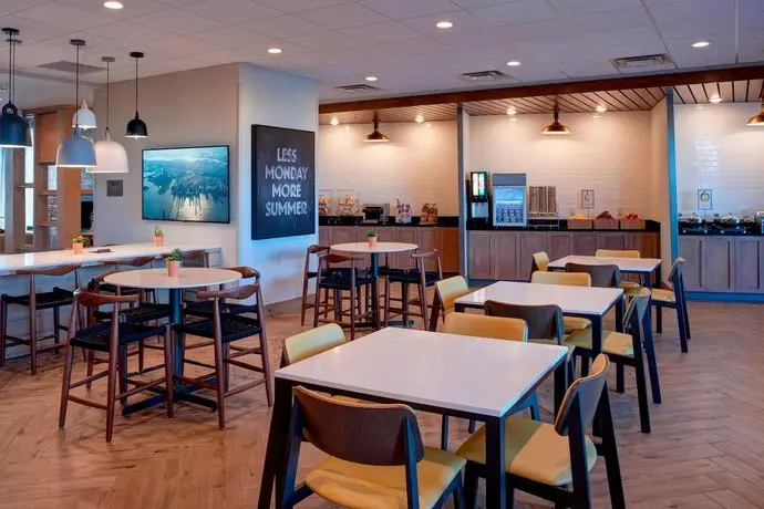 Fairfield Inn & Suites by Marriott Columbus IN 