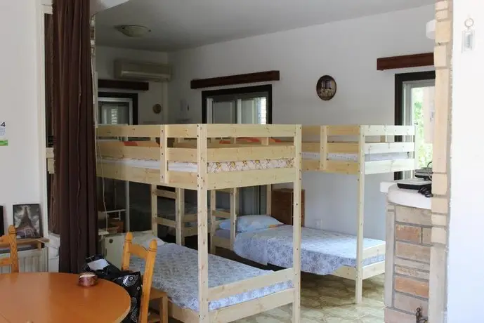 Homestay - Costas Hostel Action 