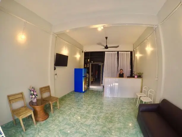 Toby's Hostel Surat Thani 