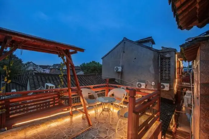 Xitang Moon Courtyard Guest House 