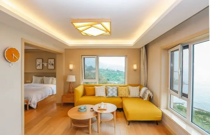 Qingdao Lohas Home Hotel 