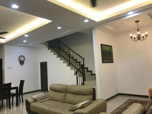 Sepang Saujana Klia Homestay