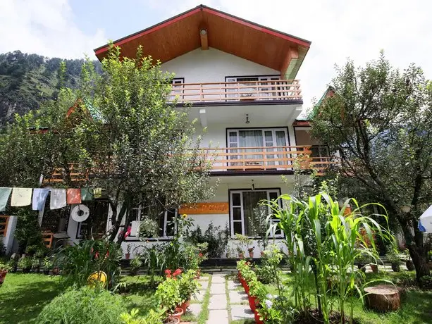 Splendid View 1BR Stay on Naggar Road