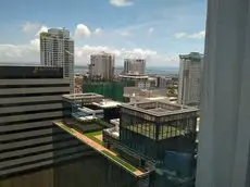 Spacious Condo Very Near Ayala With Infinity Pool and WIFI 