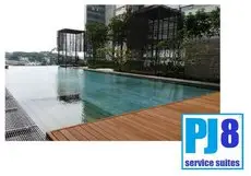 PJ8 Service Suite Pool View Near Train 