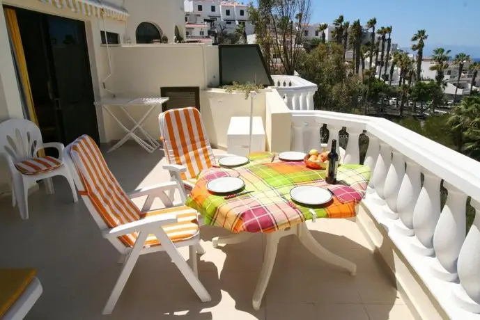 Los Gigantes 1 bedroom pool fantastic views central