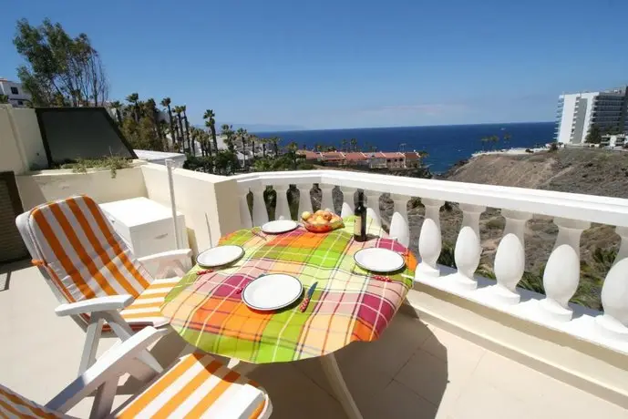 Los Gigantes 1 bedroom pool fantastic views central