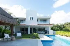 Casa Caleta Surrounded by Nature Ideal for Large Groups 