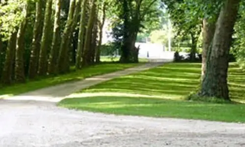 Chateau de Paray le Fresil Bourbon-Lancy Saone-et-Loire 