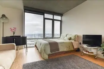 Belltown Corporate Housing by Luxe Hubs 