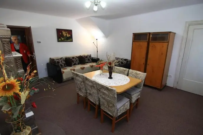 Apartament Mikha