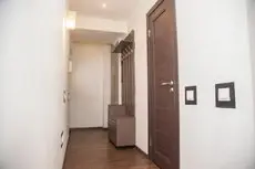 Semi-luxury Apt on Ukrainskaya 43 Street 