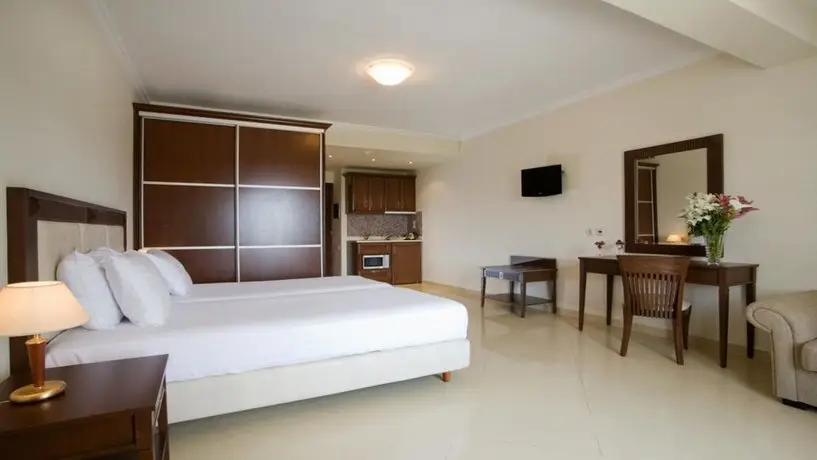 Royal Nidri Hotel & Apartments