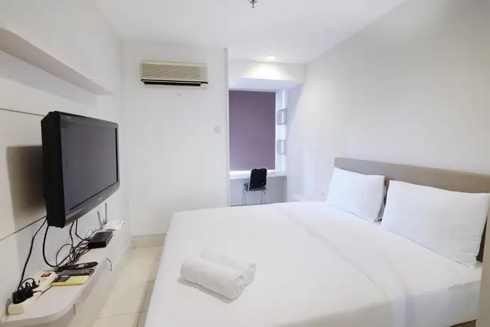 Budget Studio Apartment at Cinere Bellevue Suites By Travelio 