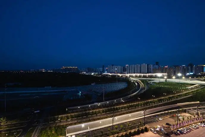 Henan Luoyang Dingding Gate Ruins Museum Locals Apartment 00153860