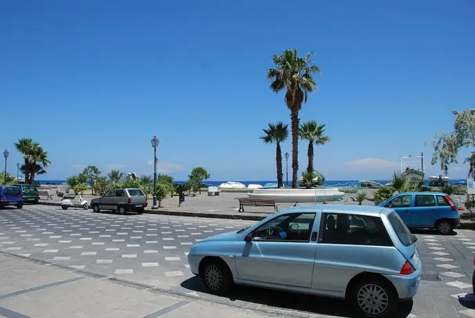 Canneto Beach 