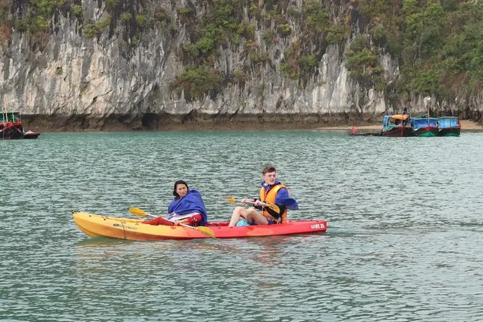 Halong Serenity Cruise 