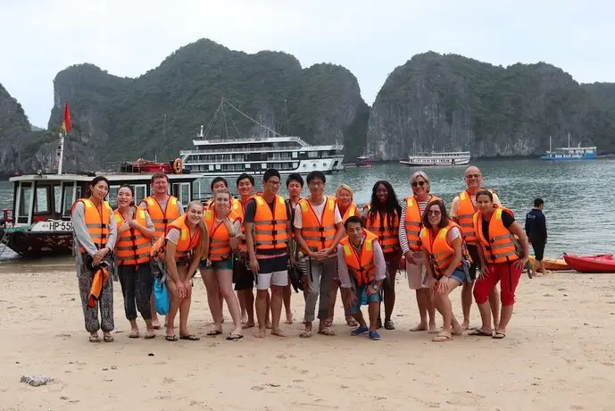 Halong Serenity Cruise 