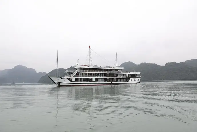 Halong Serenity Cruise 