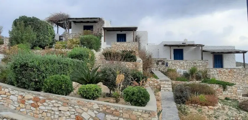 Cozy cottage with shared pool at Marchello Beach