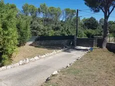 Appartement a Nimes en pleine nature avec Piscine 