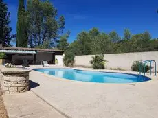 Appartement a Nimes en pleine nature avec Piscine 