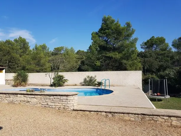 Appartement a Nimes en pleine nature avec Piscine 