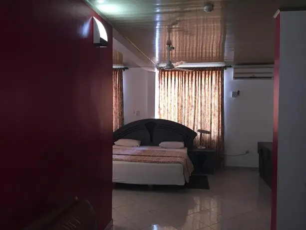 Kesdem Hotel Ashaiman 