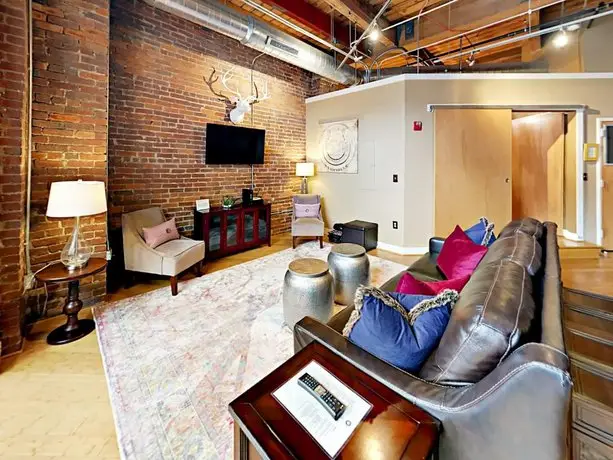 1820 Loft 211 Oozing Charm Steps To Broadway-Sleeps 4 