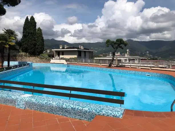 Nuovo Con Piscina E Campo Da Tennis