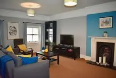 2 Bedroom Brighton Apartment With Sea Views 