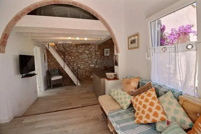 Cozy Fisherman House with Sea Views a Few Steps from the Beach 