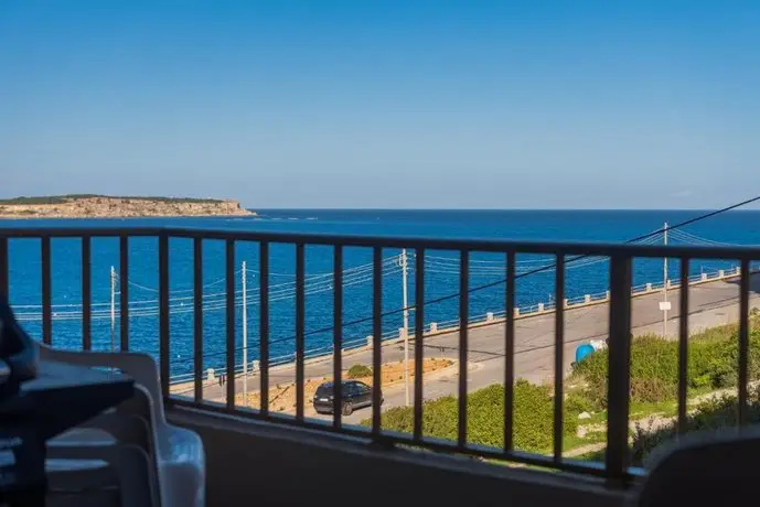 Mellieha Bay - Lovely 2 Bedroom Apartment Minutes from the Beach