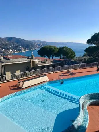 Residence Delfino con Piscina e Campo da Tennis 