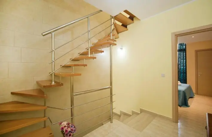 Sliema duplex 1 bedroom apartment with 2 bathrooms- Sleep 4