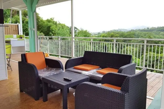 Bungalow With one Bedroom in Saint-esprit With Enclosed Garden and Wifi