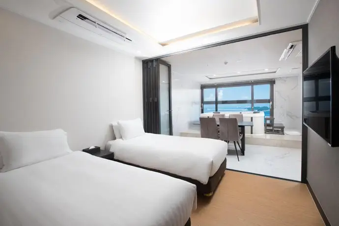 Yeosu UTOP MARINA Hotel & Resort 