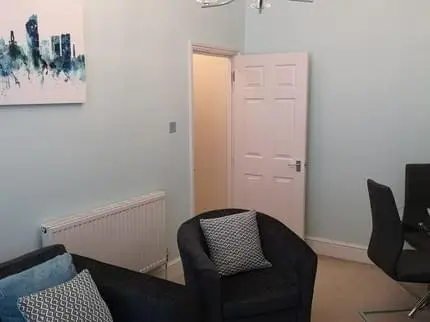 Higher Living - Professional Southsea Apartment 