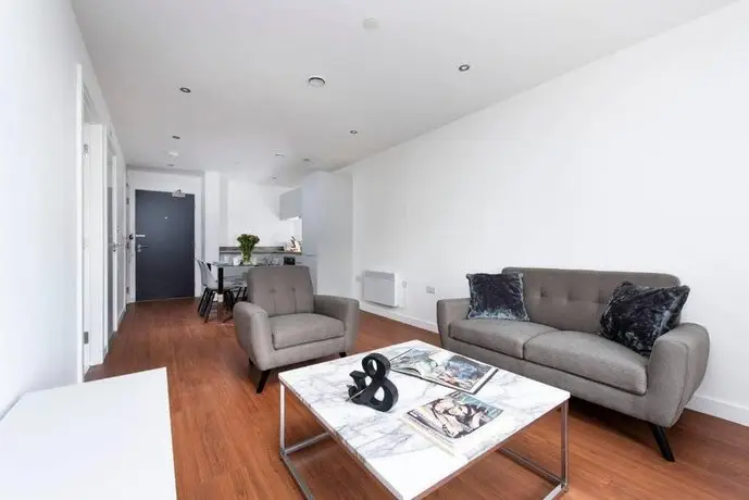 Contemporary and Stylish 1BR flat