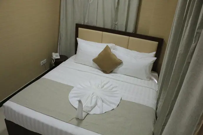 OYO 102 Alpha Suites