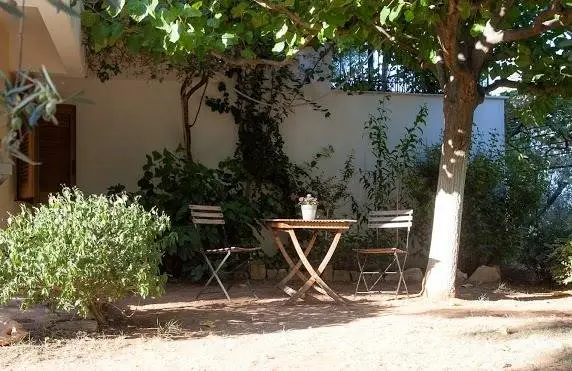 Danais Apartment in a beautiful garden 