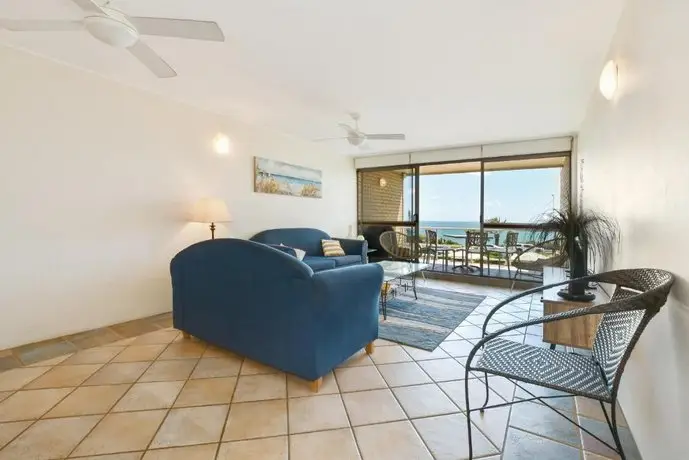 2 Bedroom Top Floor Unit - Ocean Views And Pool