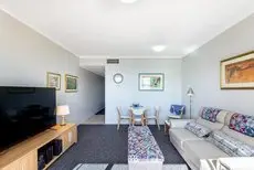 Whitesands Unit 113/41-45 Shoal Bay Road 