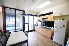 Plain Canal Apartment 