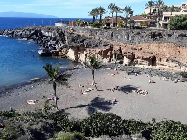 Piscina y Playa es Marina Palace 