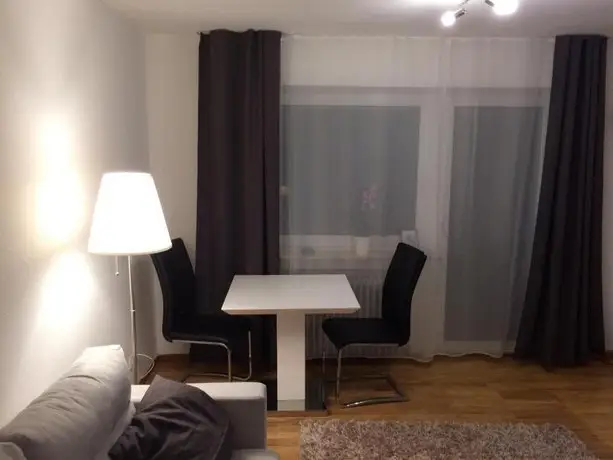 Sehr schoene und helle Wohnung mit Balkon